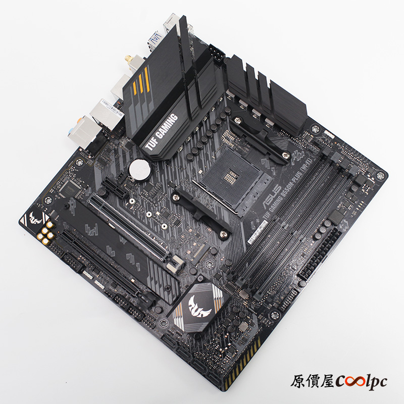 開箱】豐滿I/O、APE武裝行動！華碩TUF GAMING B550 PLUS/M PLUS WIFI